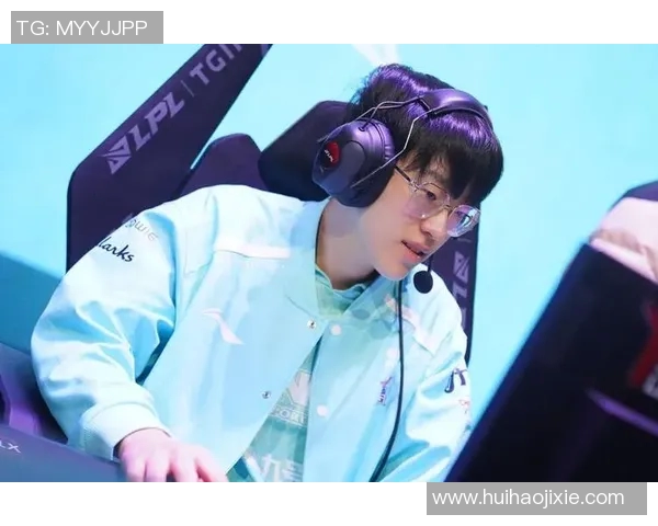 电竞新闻RNG在高校联赛中以64分稳居积分榜首位展现强劲实力 电竞新闻RNG在高校联赛中以64分稳居积分榜首位展现强劲实力